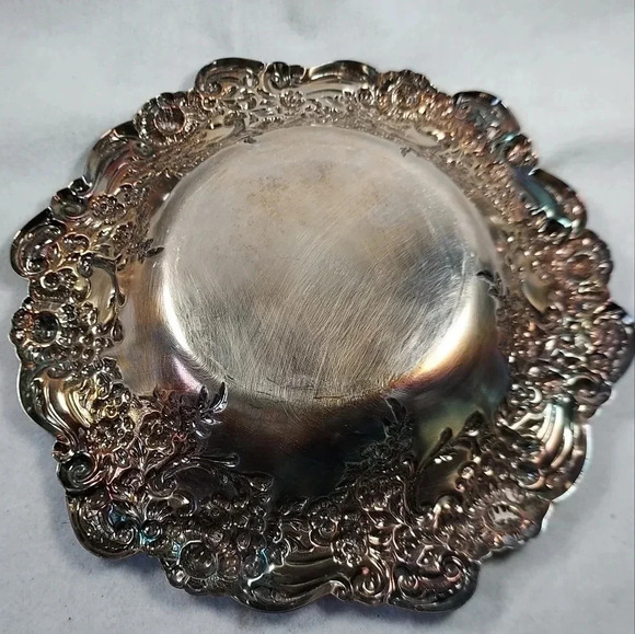 Oneida USA Round Silver Plate - Picture 4 of 7